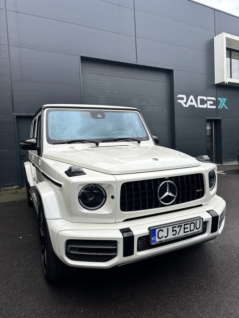 4x4 Mercedes blanche